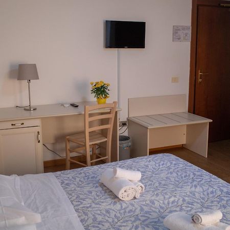 Hotel Ariston بيومبينوا المظهر الخارجي الصورة
