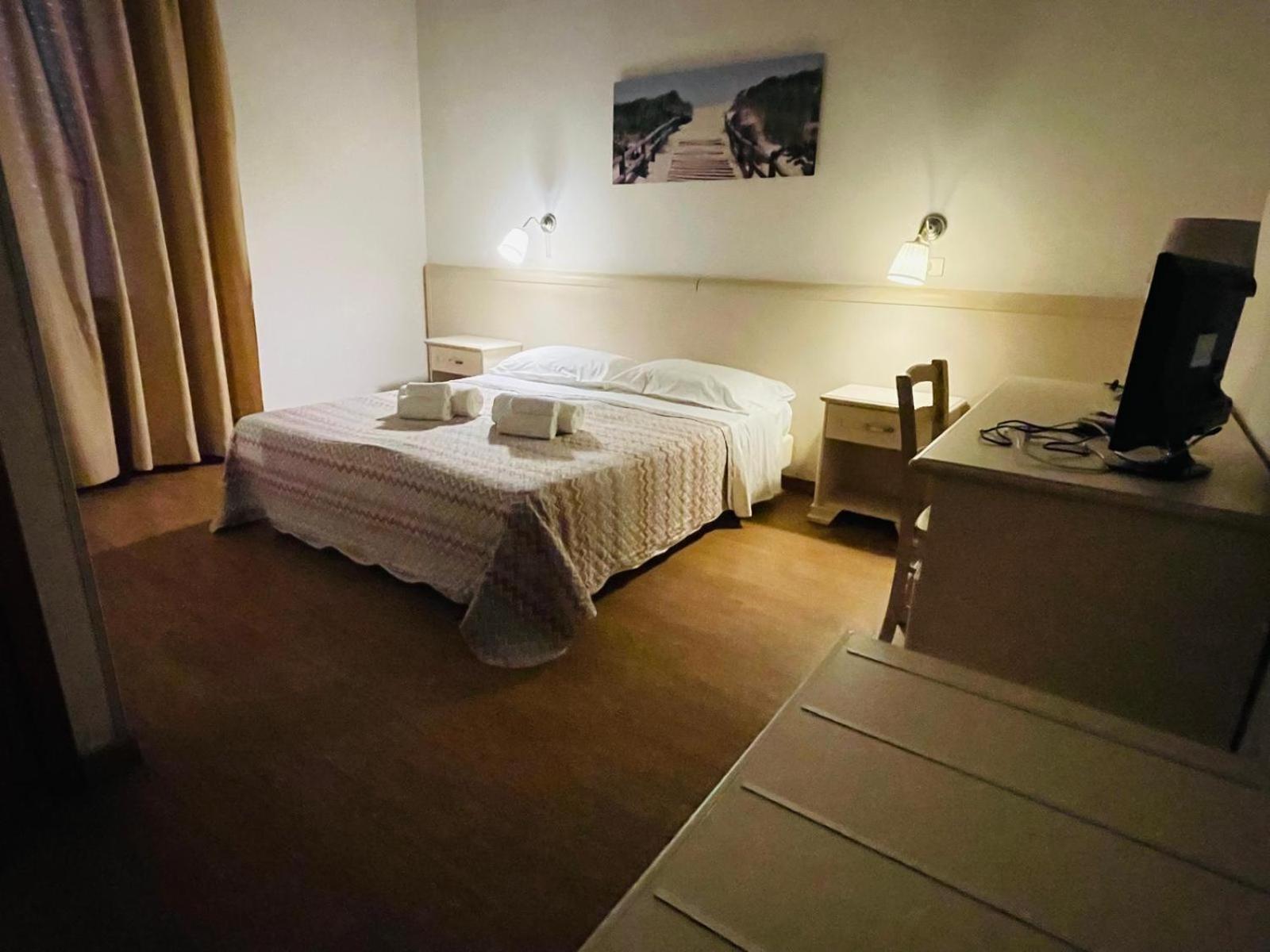 Hotel Ariston بيومبينوا المظهر الخارجي الصورة