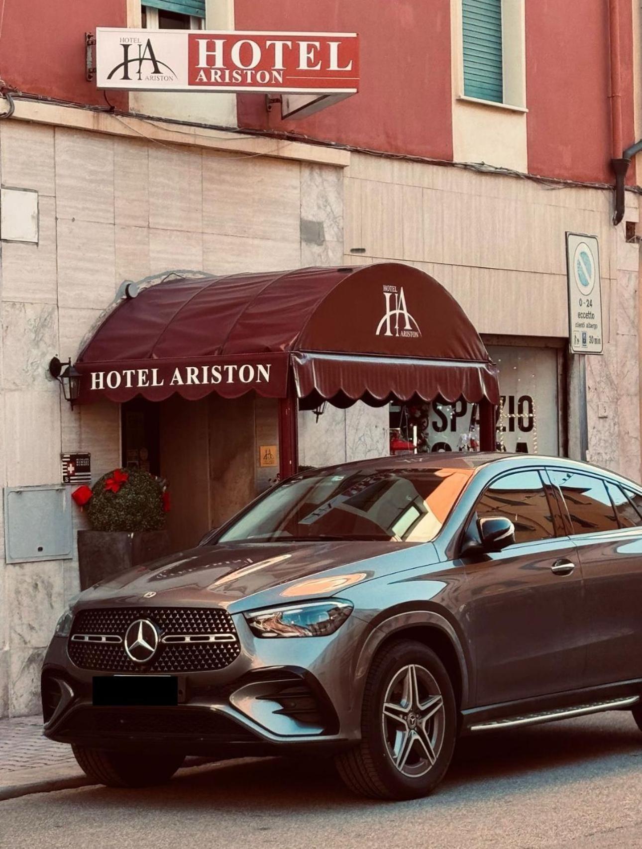 Hotel Ariston بيومبينوا المظهر الخارجي الصورة