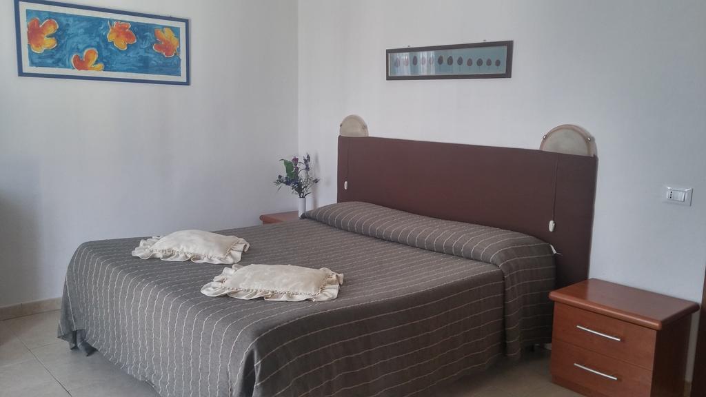 Hotel Ariston بيومبينوا المظهر الخارجي الصورة