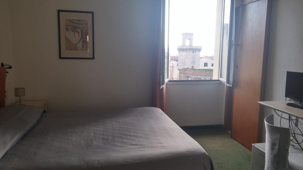 Hotel Ariston بيومبينوا المظهر الخارجي الصورة